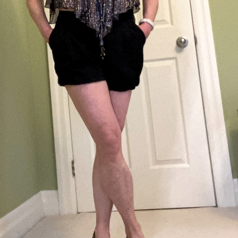 🎉HP🎉BCBG Adorable dress shorts